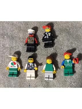 Lego Mini Figure Lot Of 6 Mini Figures
